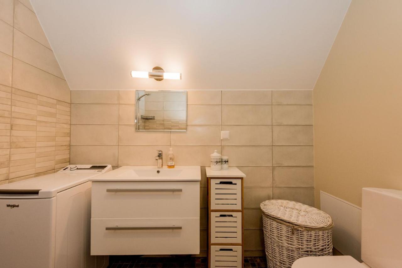 Karjamaa Apartment - Garden, Free Parking, Air Conditioning Parnu Bagian luar foto
