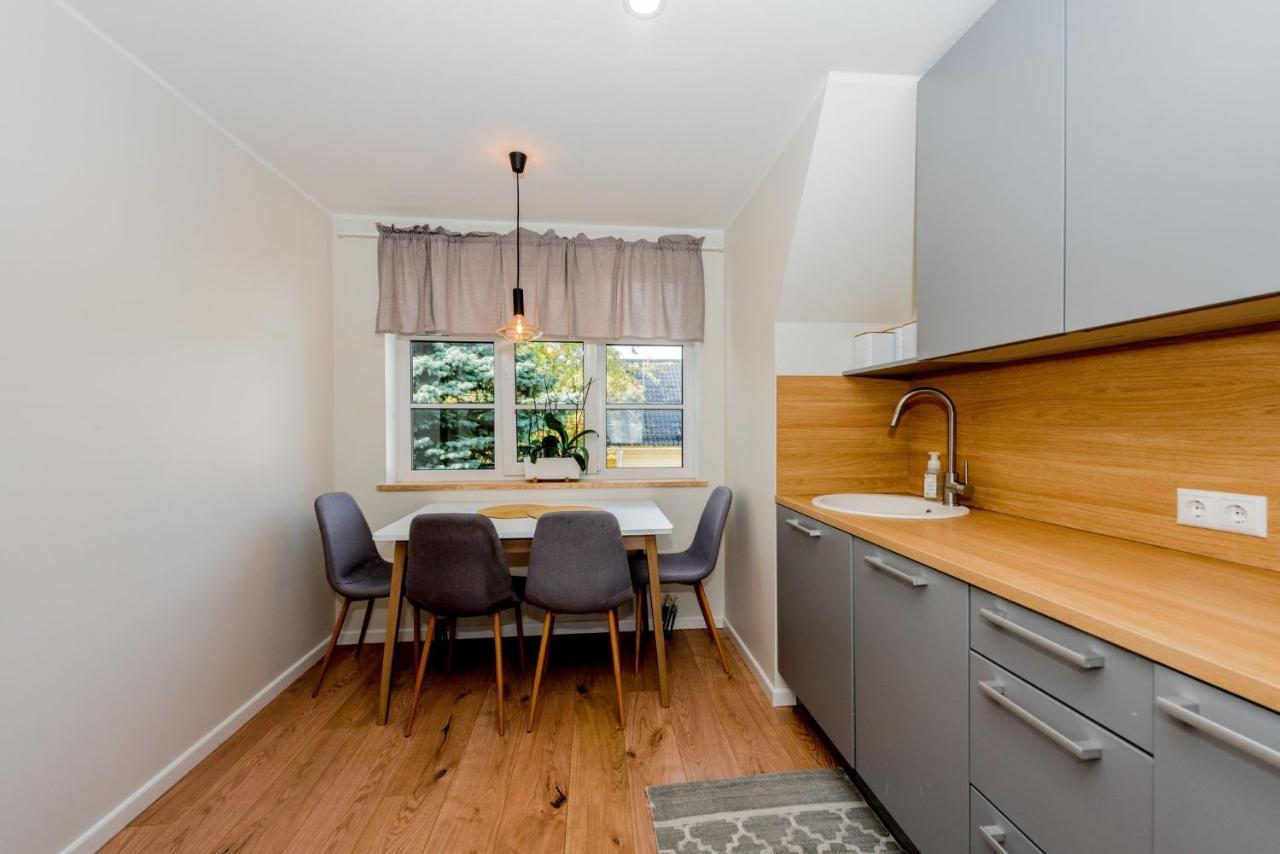 Karjamaa Apartment - Garden, Free Parking, Air Conditioning Parnu Bagian luar foto