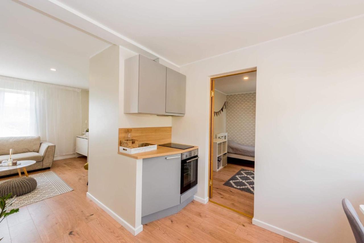 Karjamaa Apartment - Garden, Free Parking, Air Conditioning Parnu Bagian luar foto